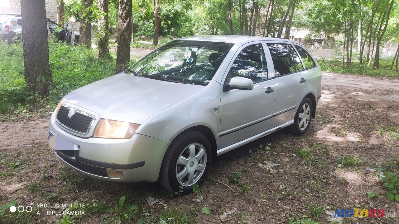 2001' Skoda Fabia photo #2