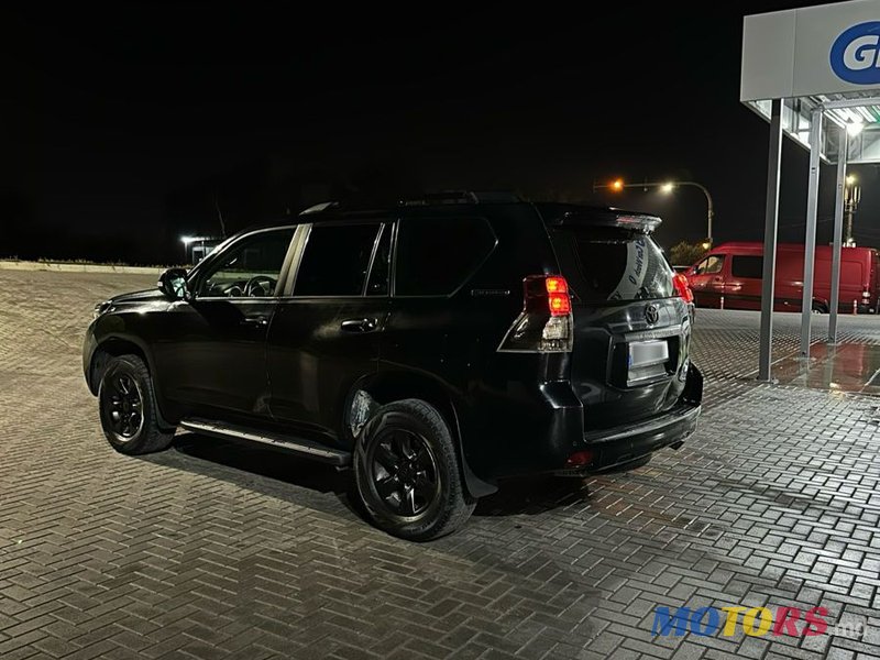 2011' Toyota Land Cruiser Prado photo #5