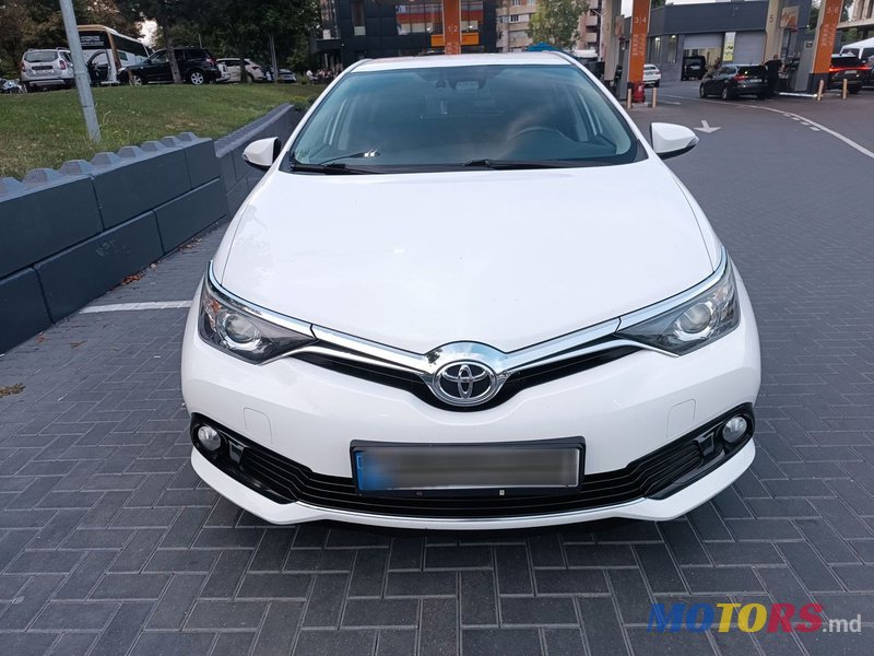 2017' Toyota Auris photo #2