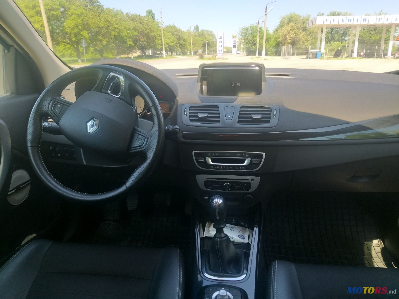 2015' Renault Megane photo #2