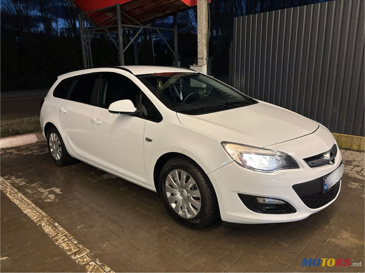 2012' Opel Astra photo #6