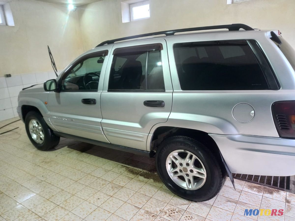 2004' Jeep Grand Cherokee photo #2