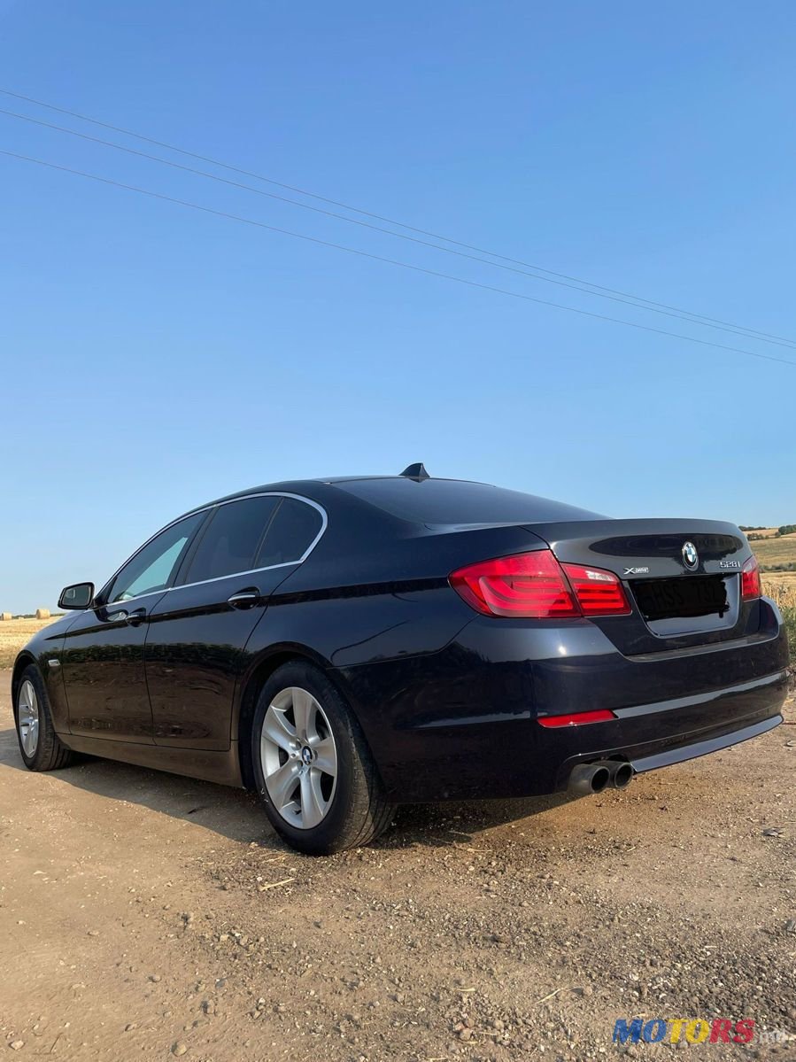 2013' BMW 5 Series photo #2