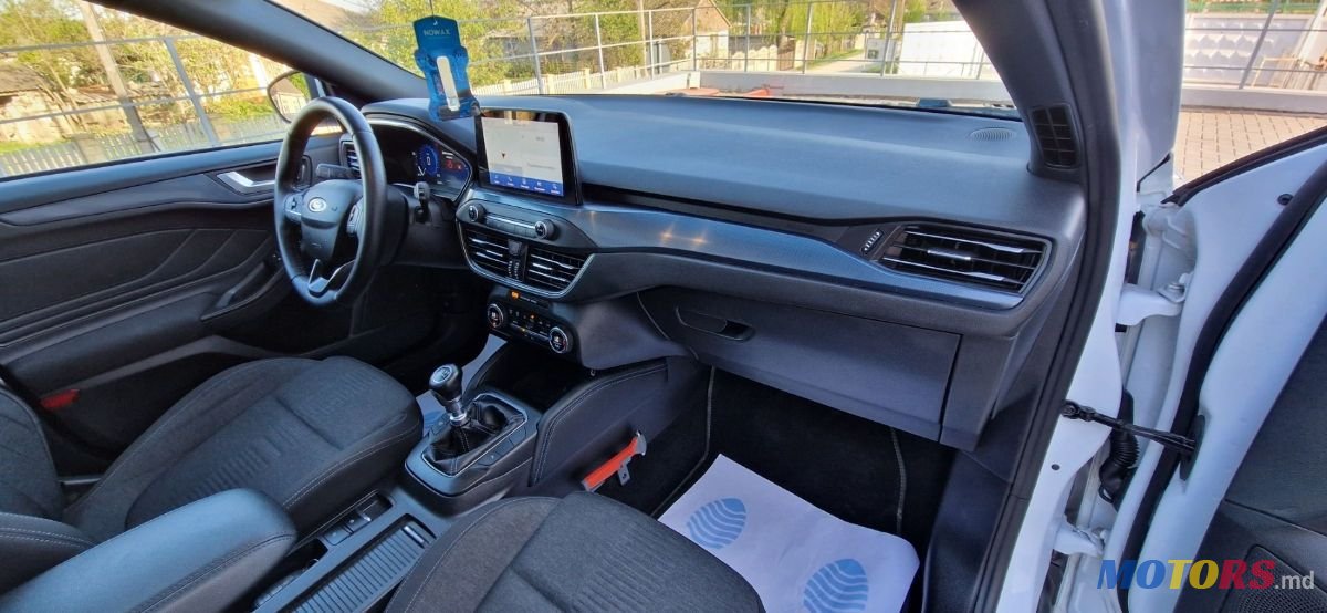 2020' Ford Focus photo #4