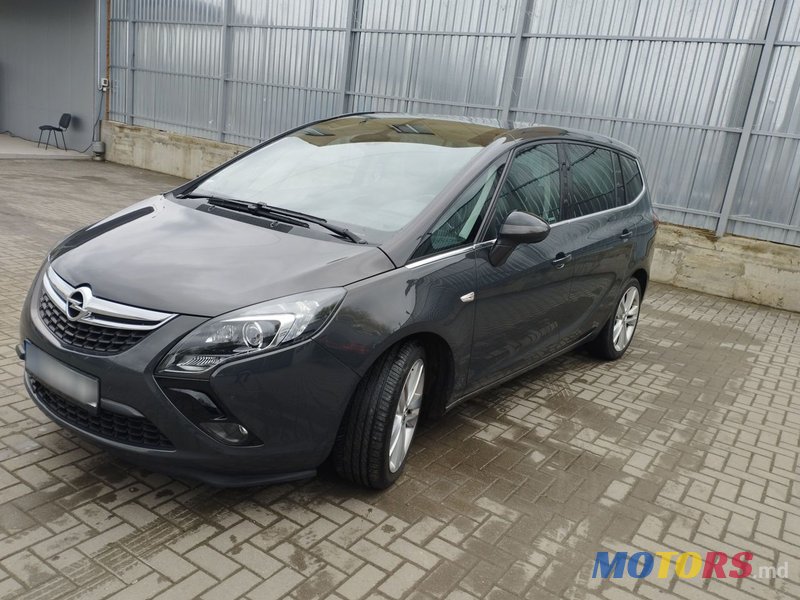 2015' Opel Zafira photo #2