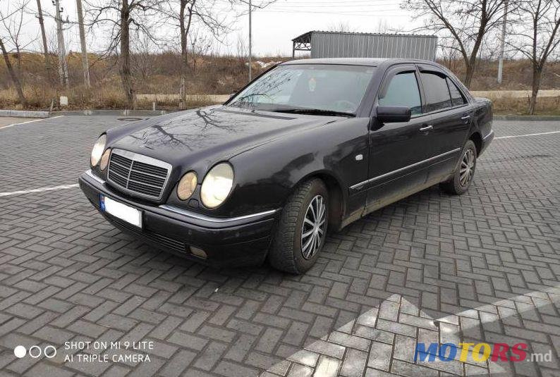 1999' Mercedes-Benz E photo #1