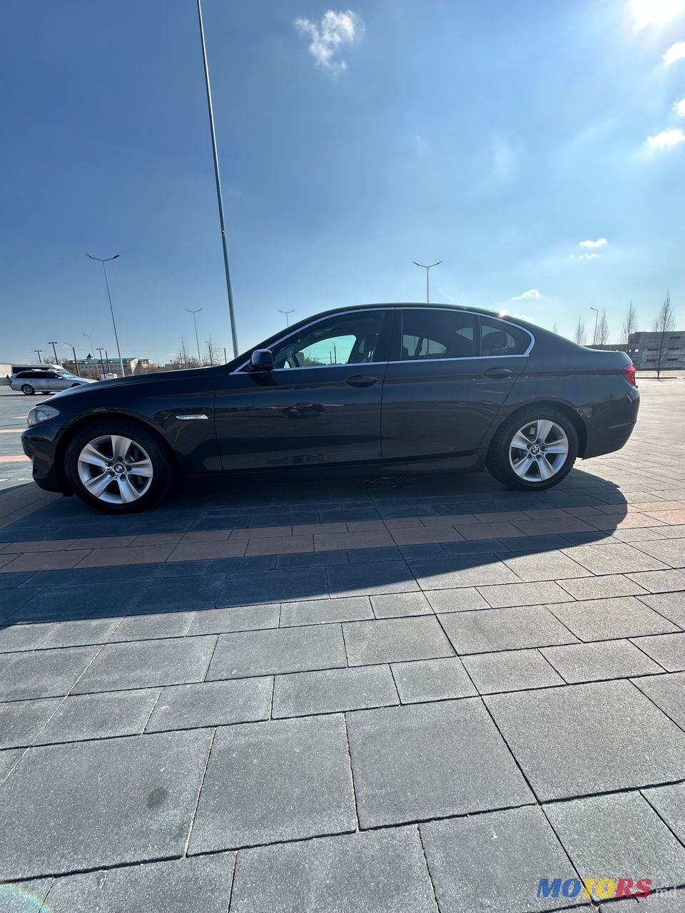 2012' BMW 5 Series photo #5