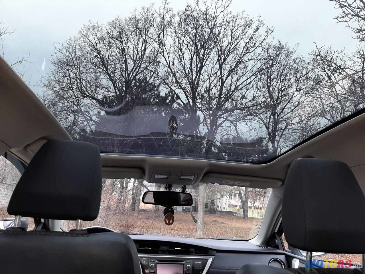 2013' Toyota Auris photo #6