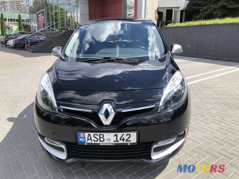 2013' Renault Scenic photo #1