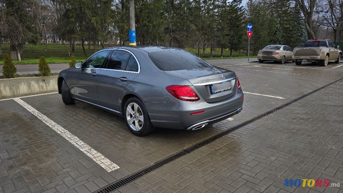 2017' Mercedes-Benz E-Class photo #4