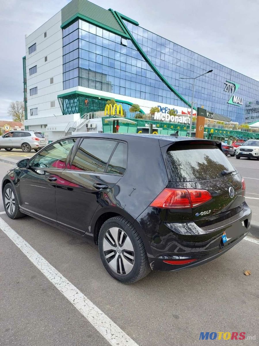 2015' Volkswagen Golf photo #3