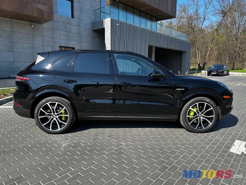 2019' Porsche Cayenne photo #6