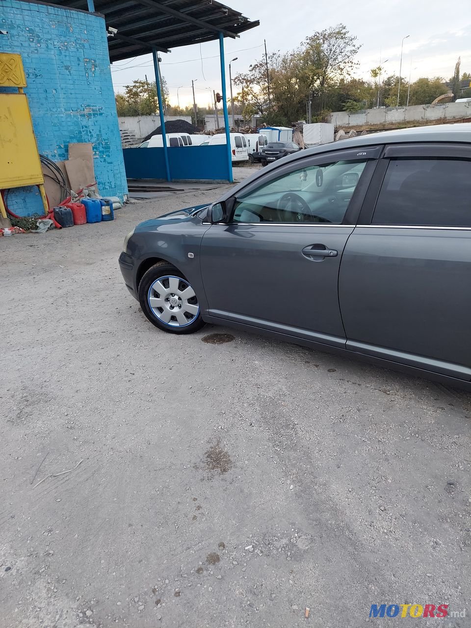 2003' Toyota Avensis photo #5