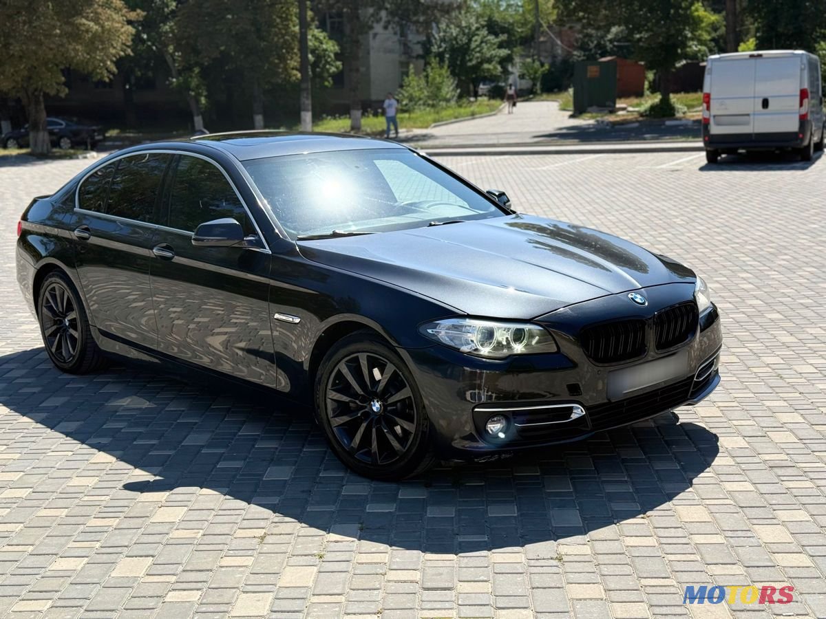 2013' BMW 5 Series photo #2