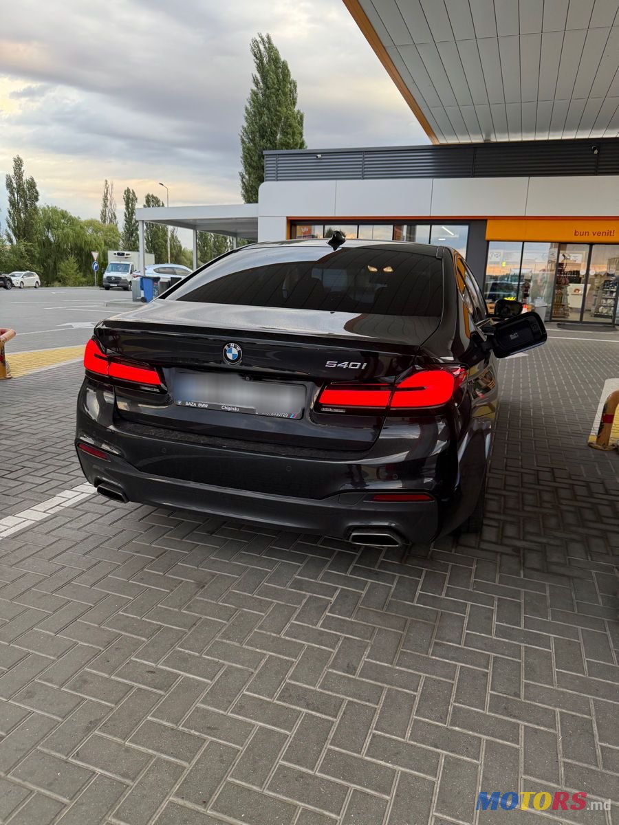 2017' BMW 5 Series photo #5