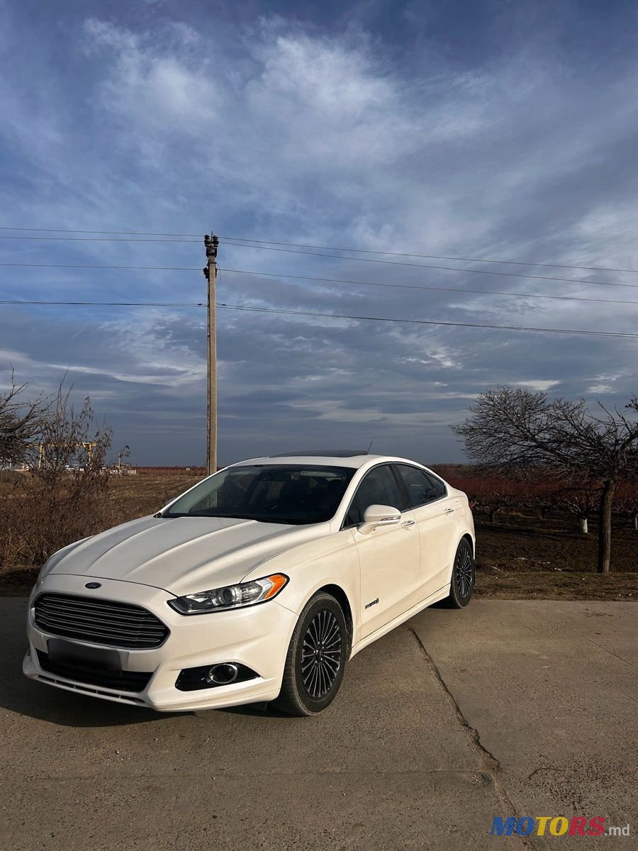 2013' Ford Fusion photo #2