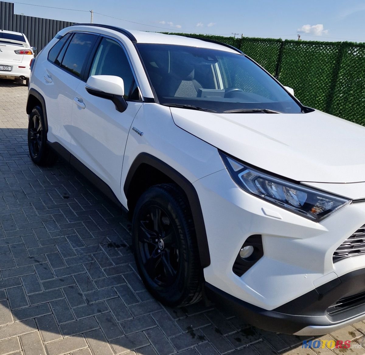 2020' Toyota RAV4 photo #3