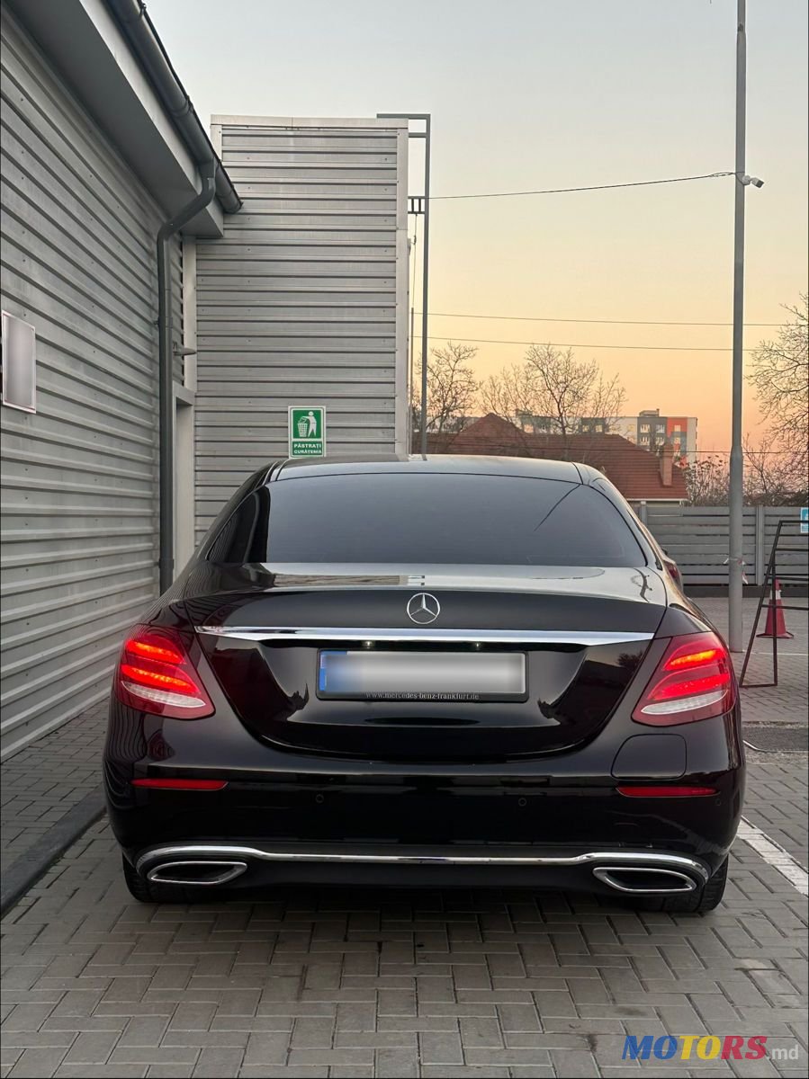 2020' Mercedes-Benz E-Class photo #2