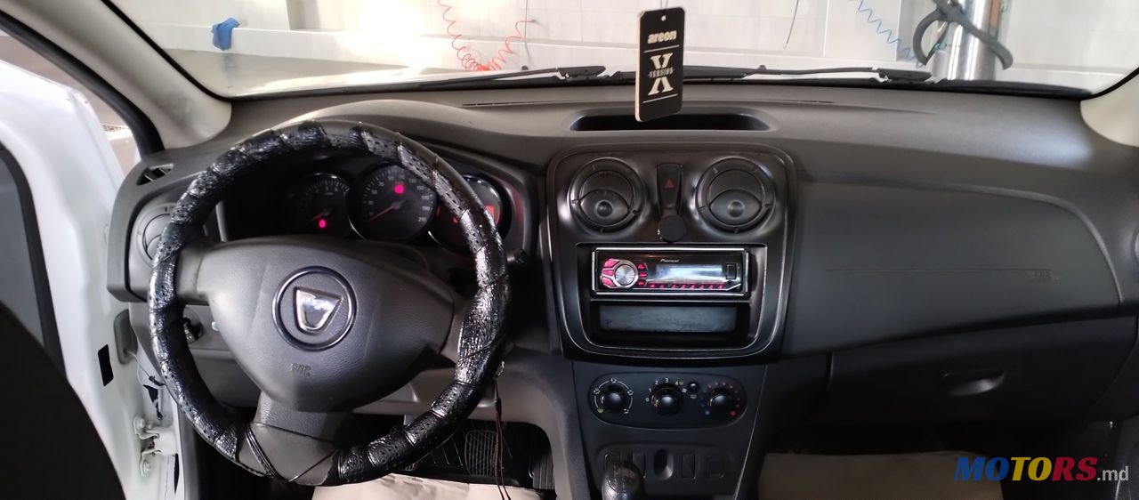 2015' Dacia Logan photo #1