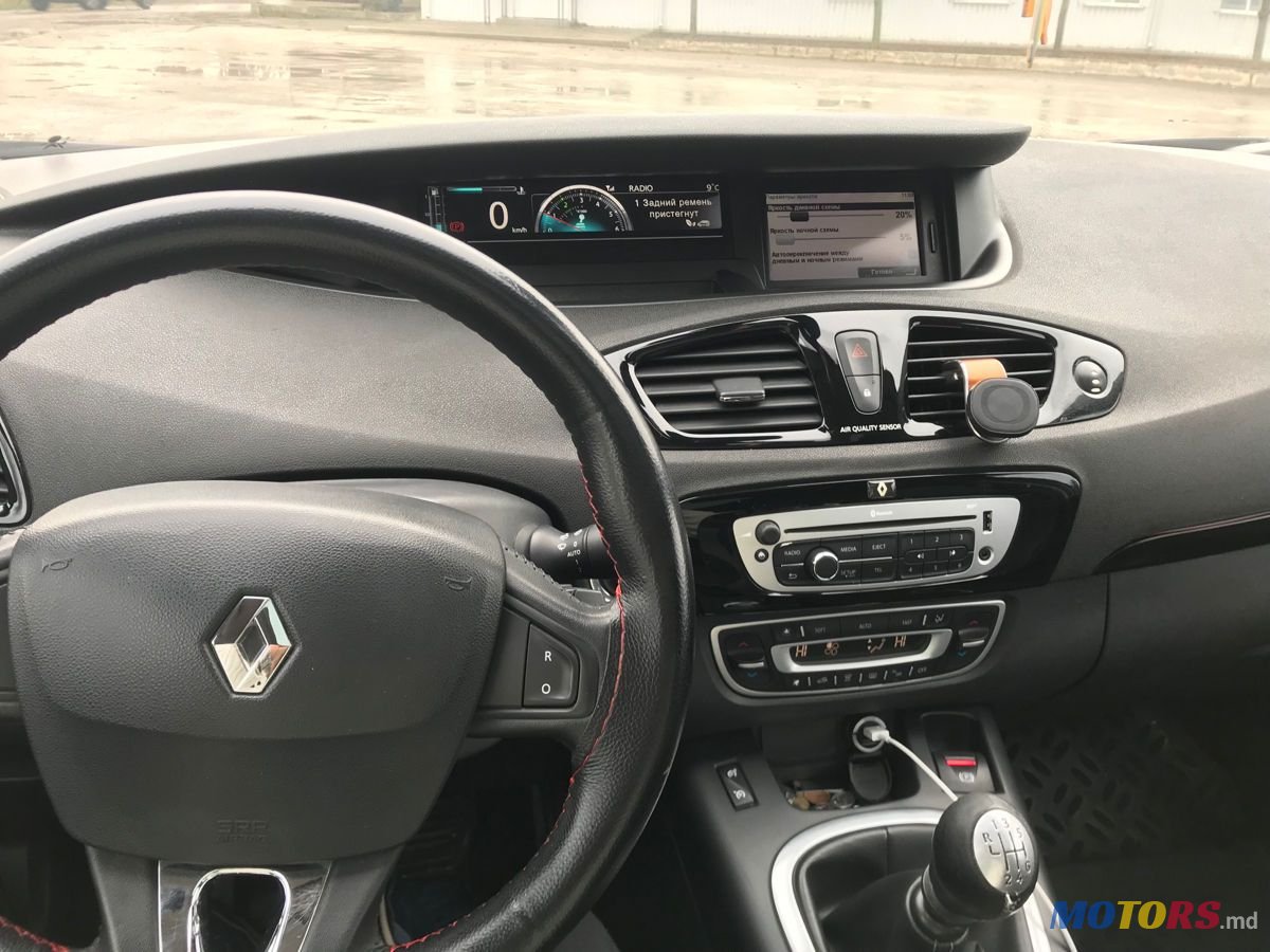 2013' Renault Grand Scenic photo #5