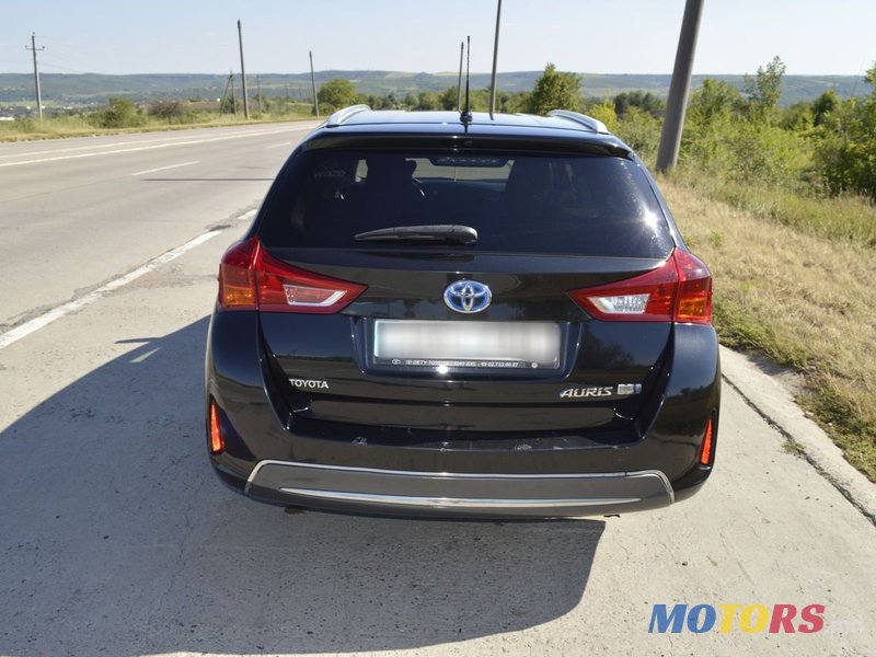 2014' Toyota Auris photo #2