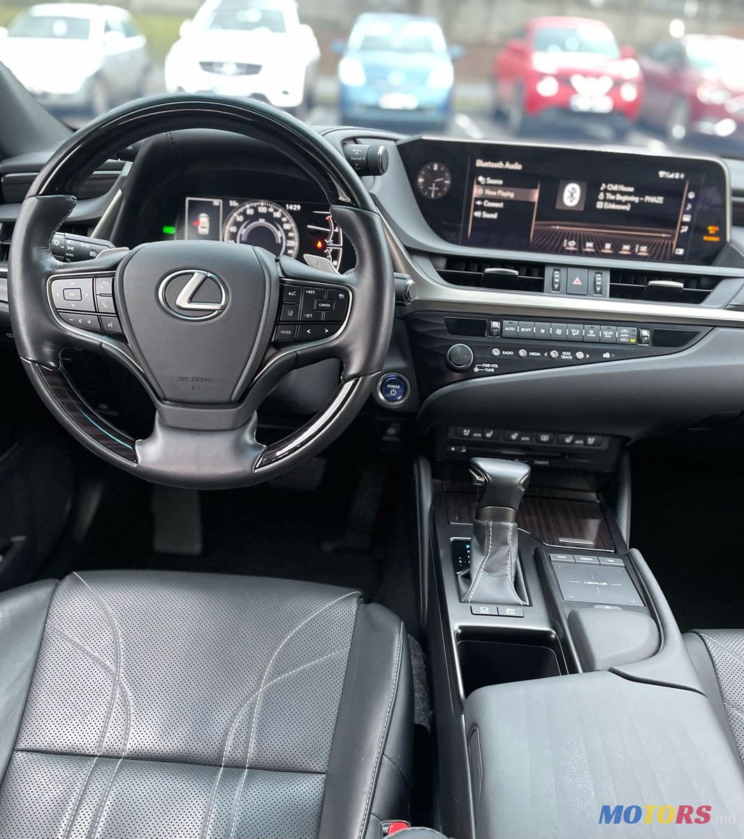 2019' Lexus Es Series photo #6