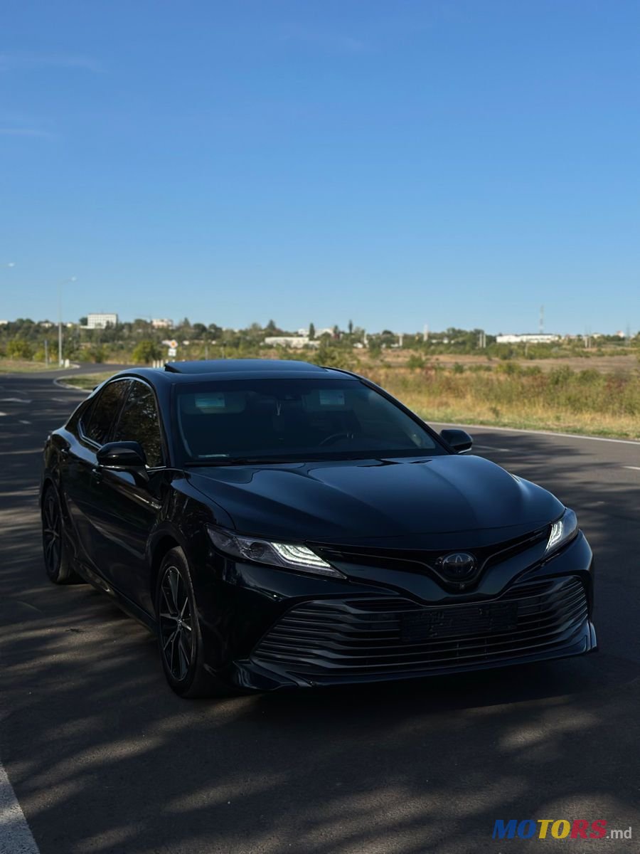 2018' Toyota Camry photo #2