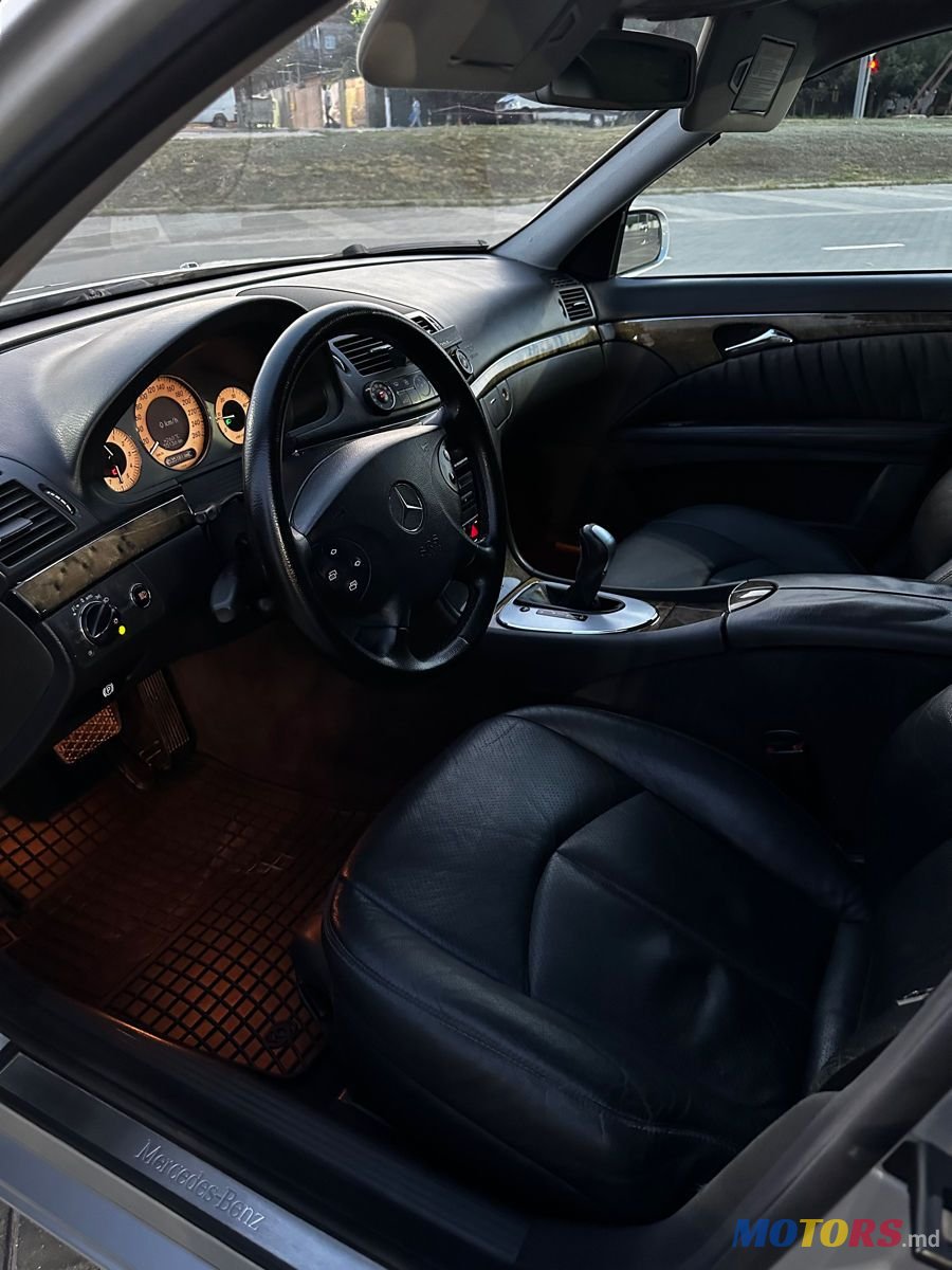 2004' Mercedes-Benz E-Class photo #5