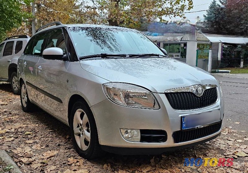 2009' Skoda Fabia photo #2