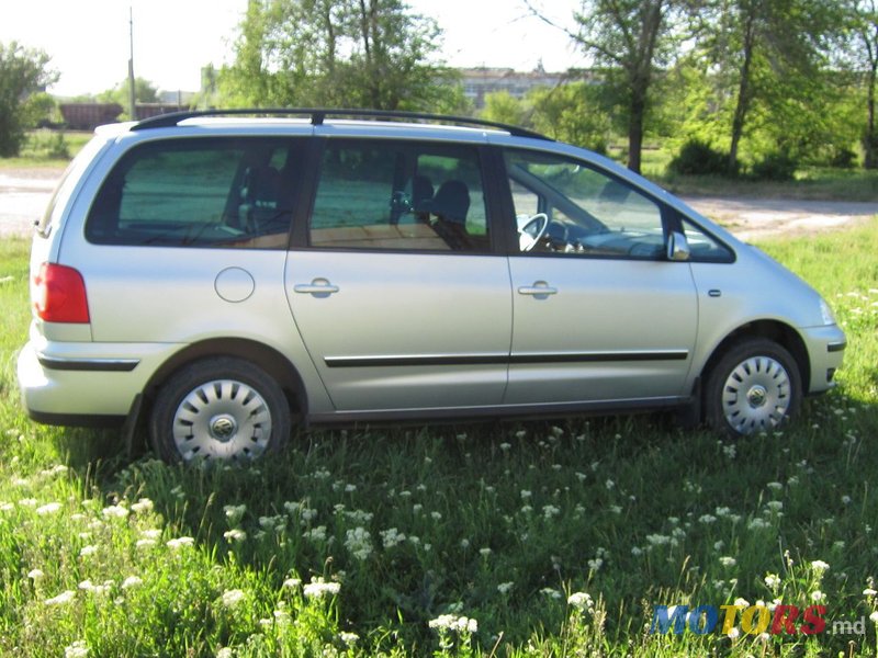 2007' Volkswagen Sharan photo #3