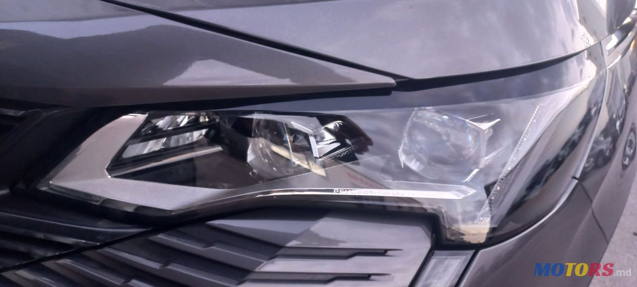 2021' Peugeot 3008 photo #6