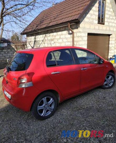 2011' Toyota Yaris photo #1