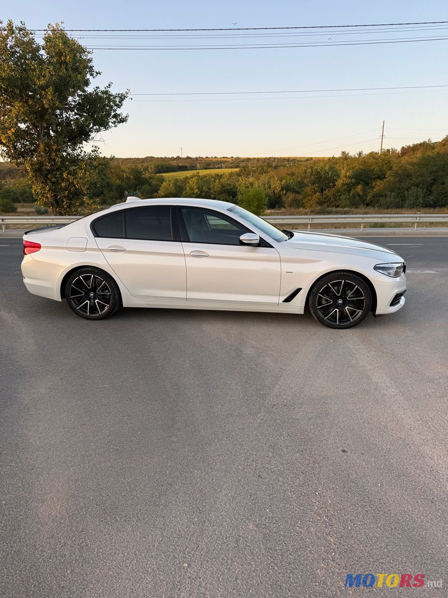 2017' BMW 5 Series photo #3