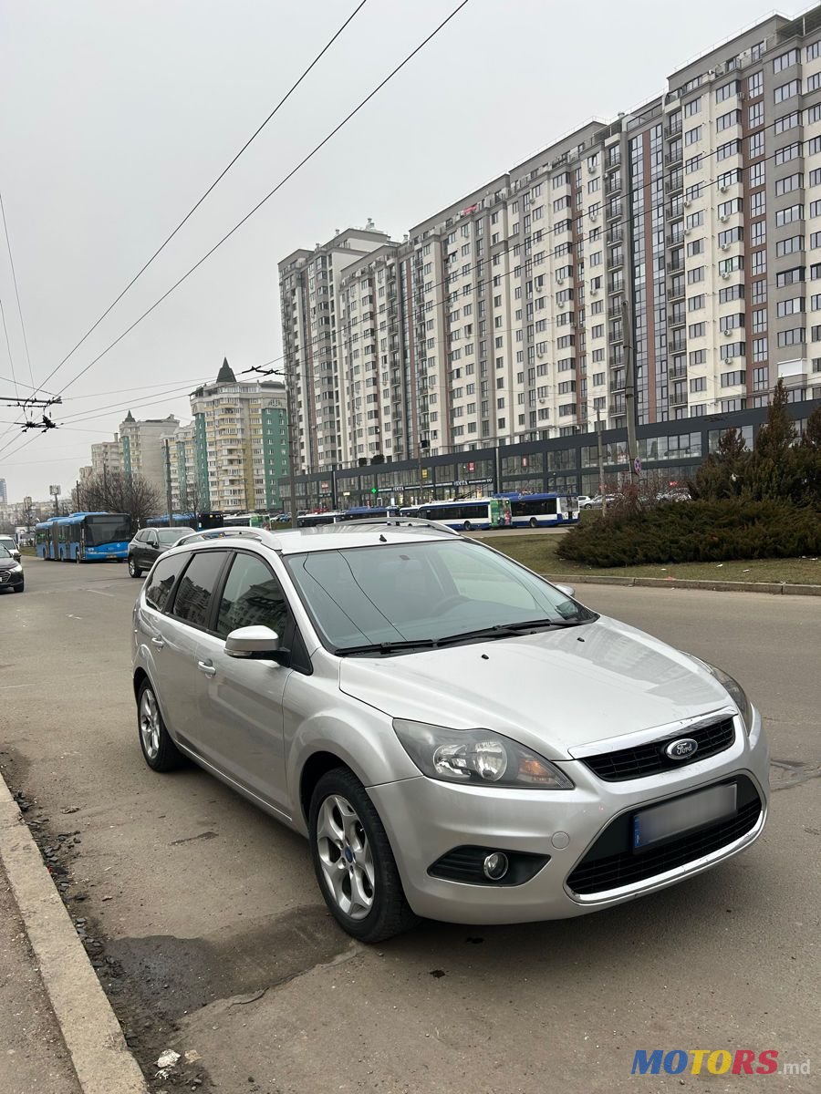 2010' Ford Focus photo #3