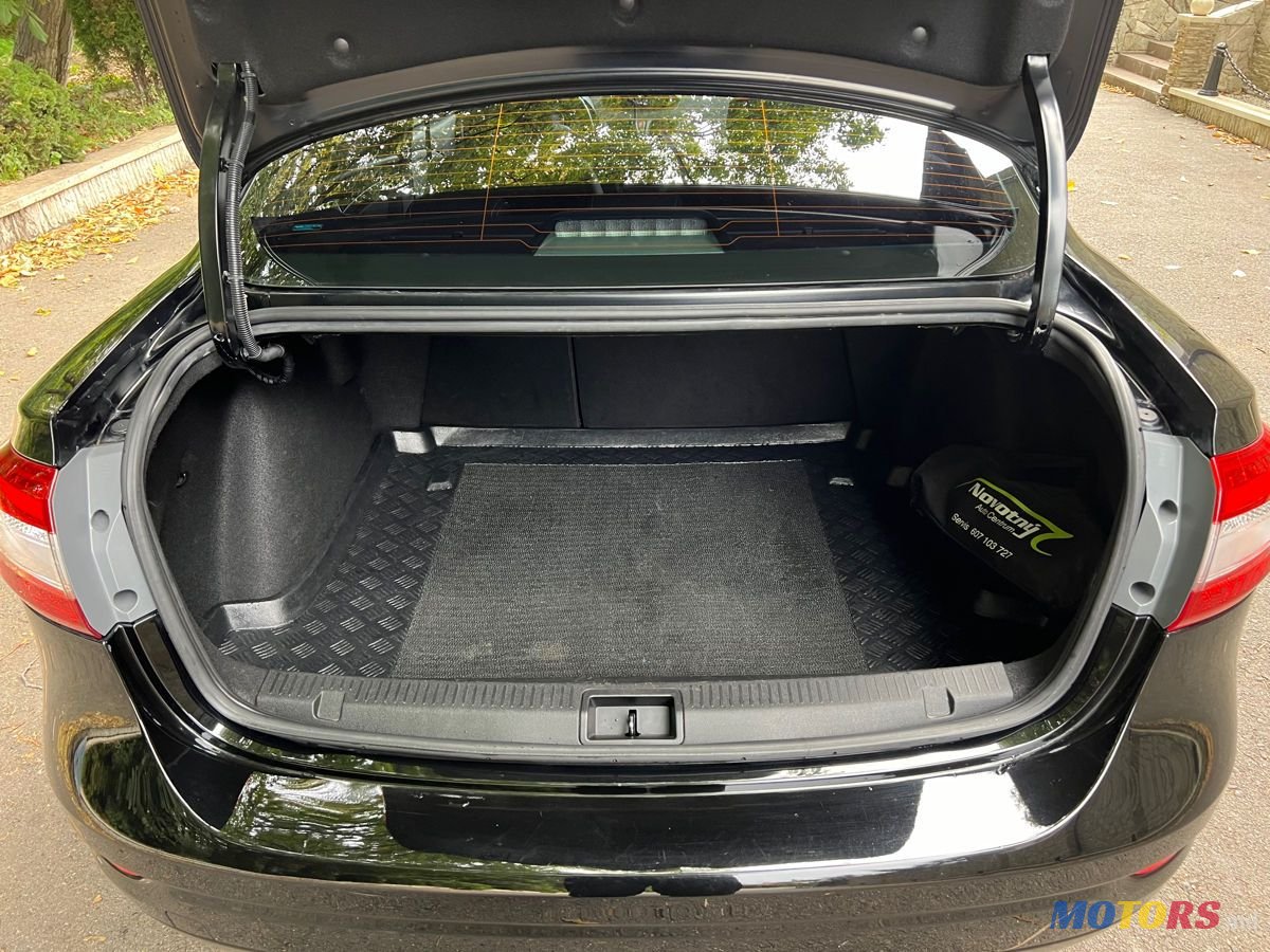 2015' Renault Fluence photo #5