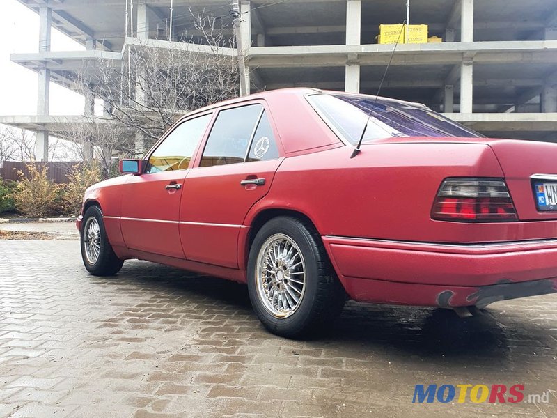 1993' Mercedes-Benz E Класс photo #1