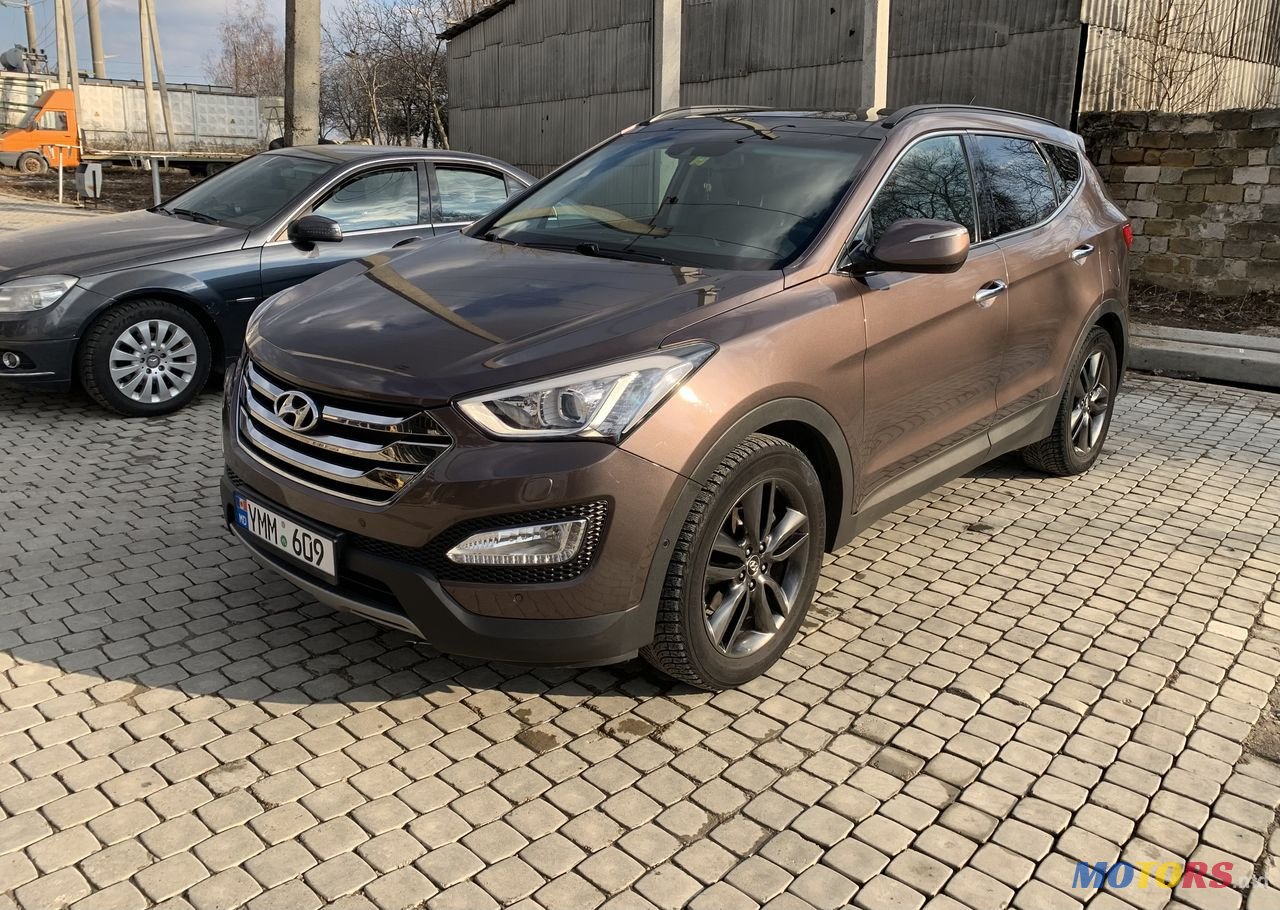 2014' Hyundai Santa Fe photo #3