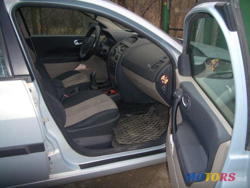 2004' Renault Megane photo #2