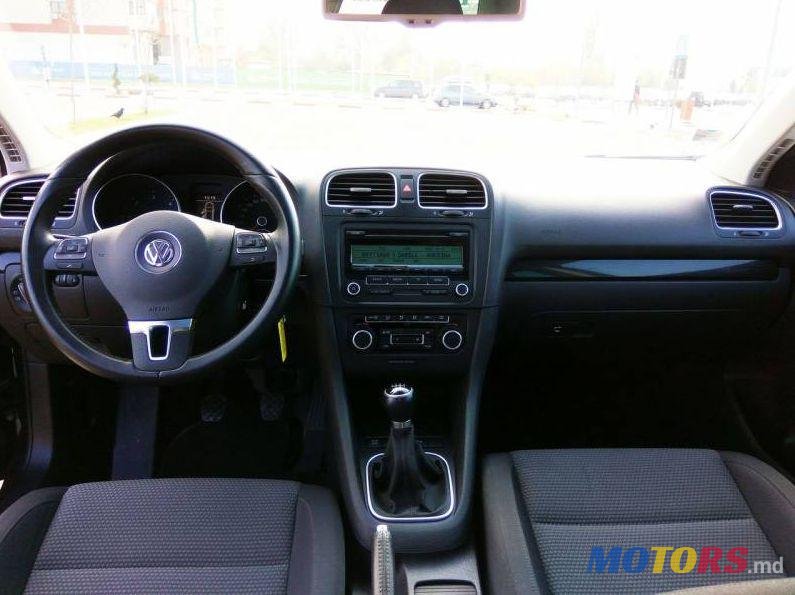 2010' Volkswagen Golf photo #3