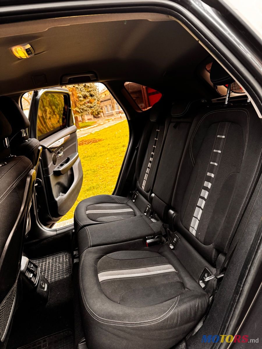 2015' BMW 2 Series Active Tourer photo #4