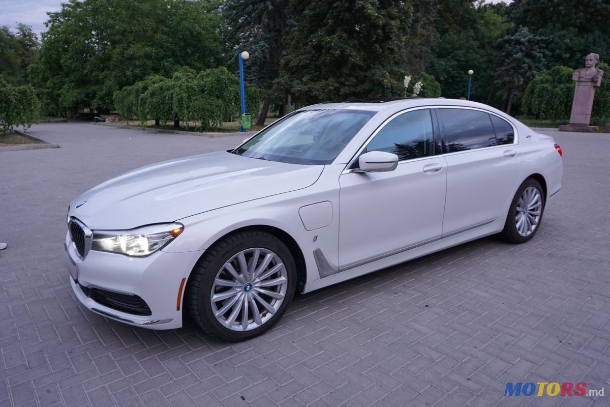 2018' BMW 7 Series photo #2