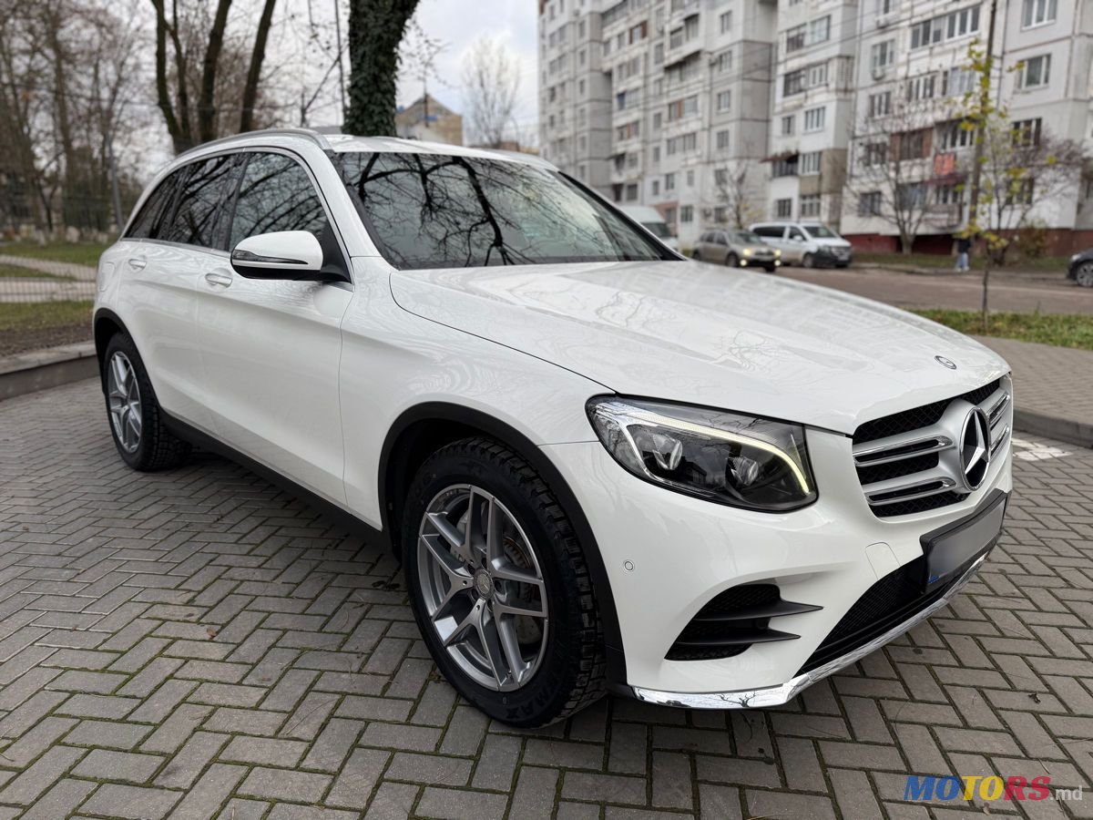 2015' Mercedes-Benz GLC photo #6
