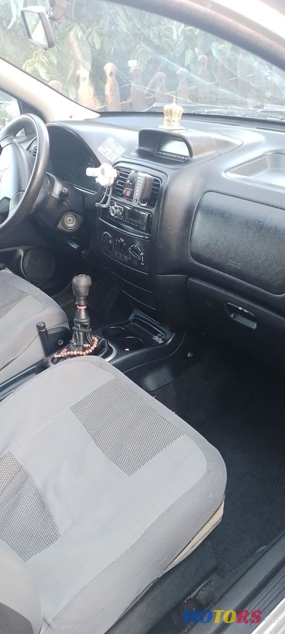 2002' Mitsubishi Space Star photo #3