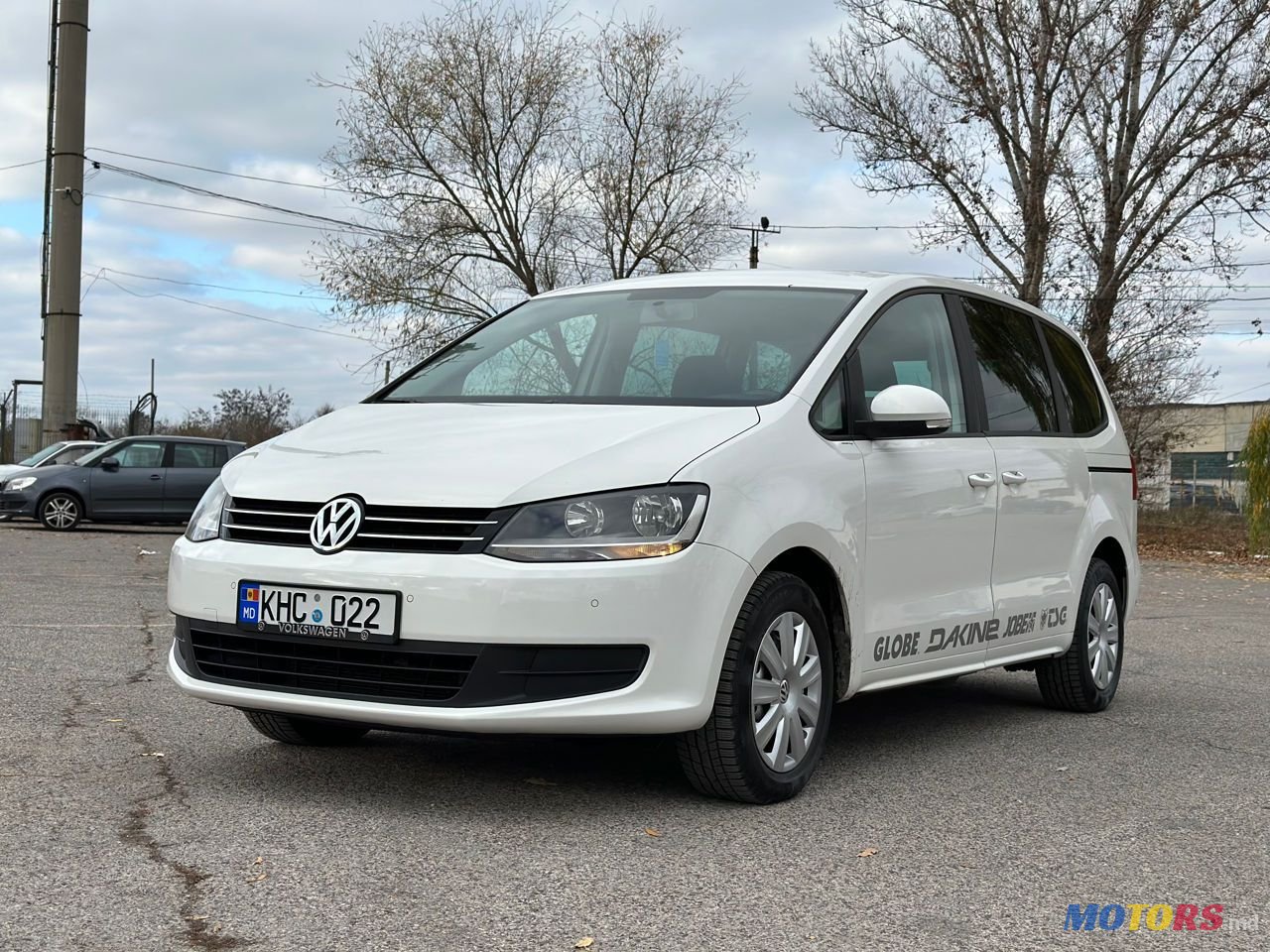 2013' Volkswagen Sharan photo #3