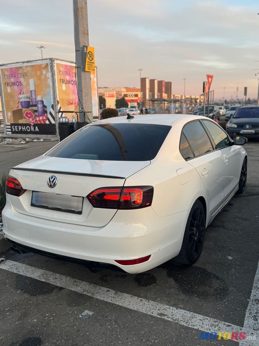 2013' Volkswagen Jetta photo #4