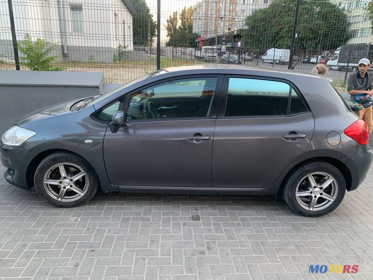 2008' Toyota Auris photo #3