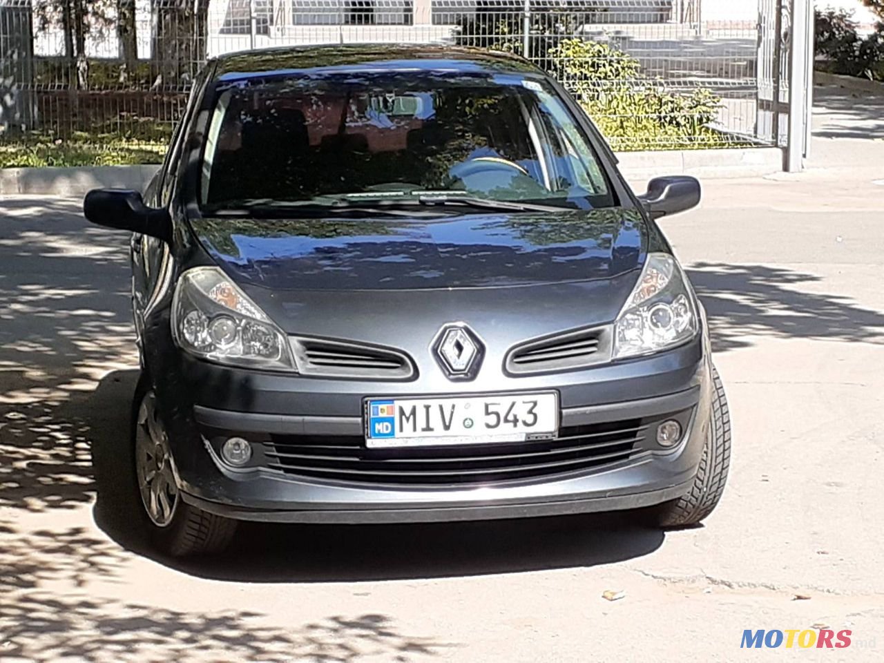 2005' Renault Clio photo #1