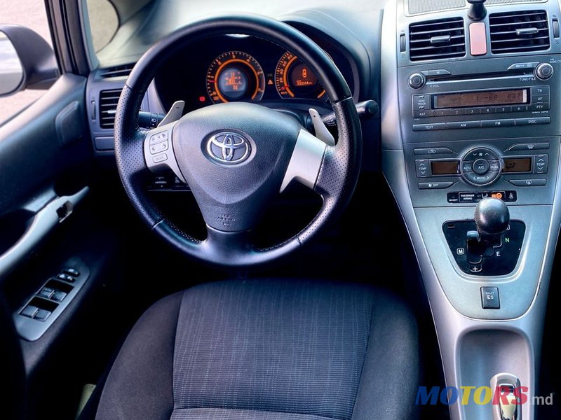 2008' Toyota Auris photo #5