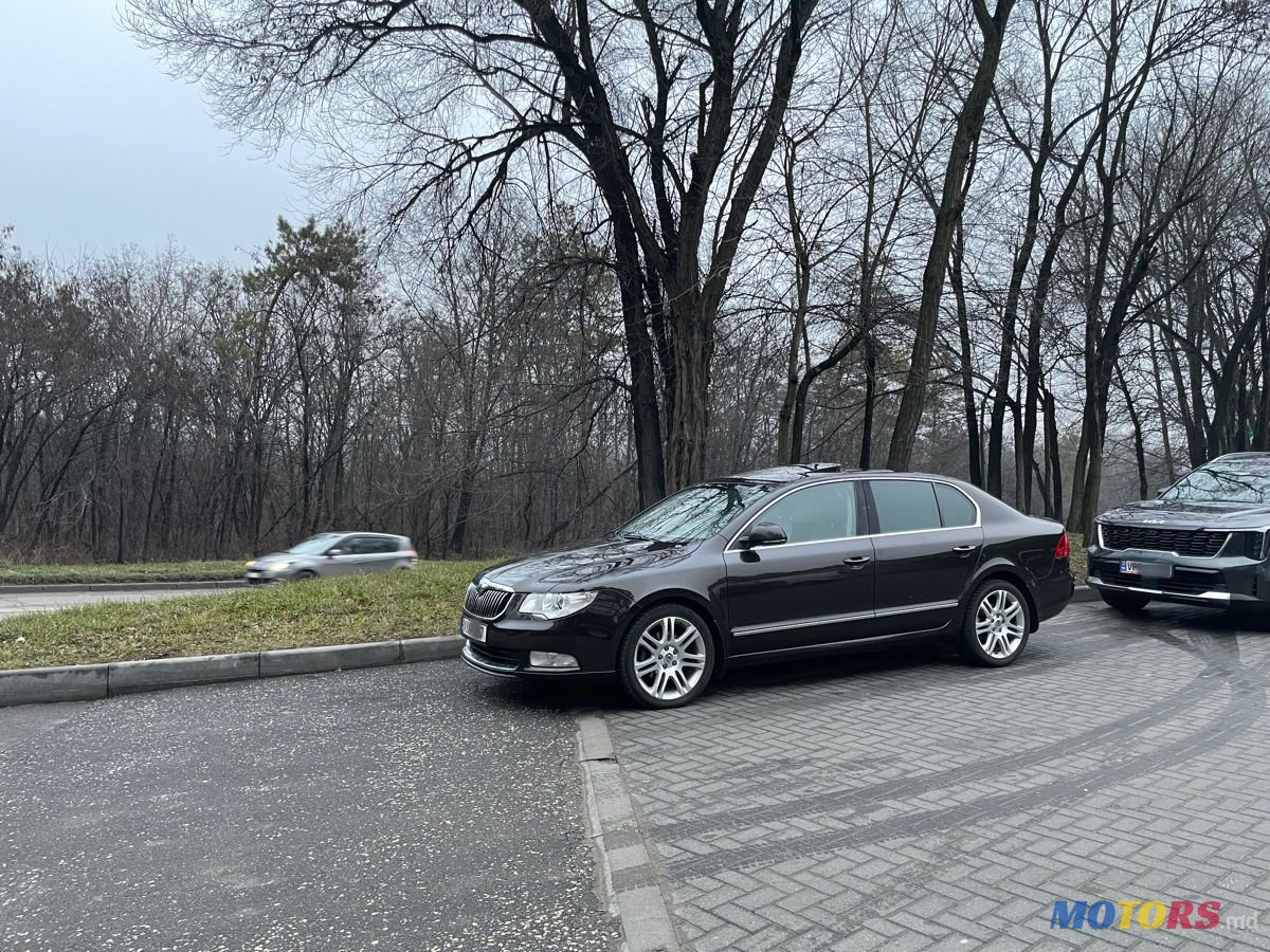 2012' Skoda Superb photo #3