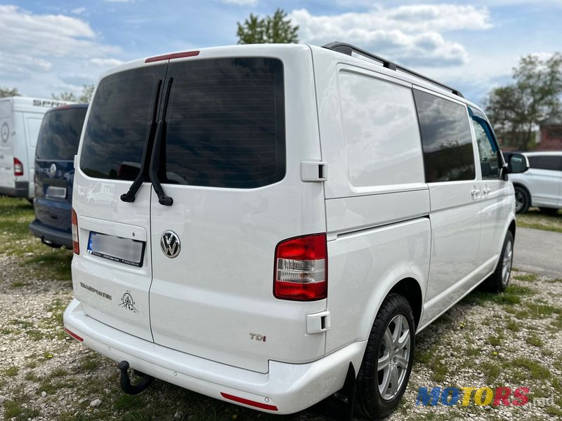 2014' Volkswagen Transporter photo #4